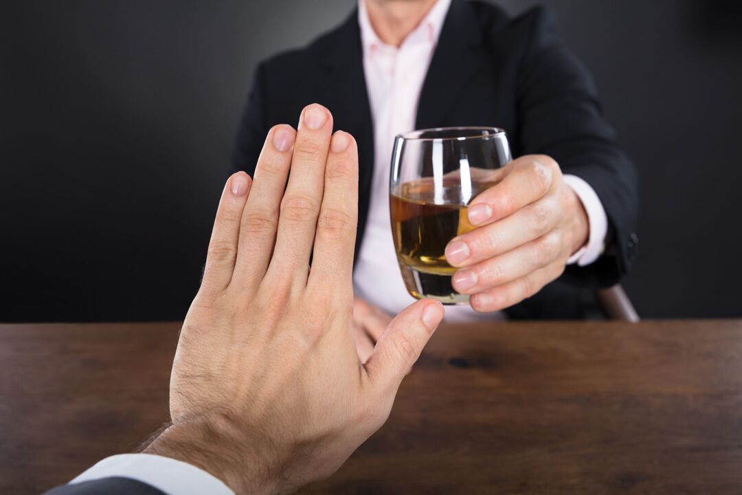 Visaptveroša alkoholisma ārstēšana palīdzēs uz visiem laikiem pārtraukt dzeršanu